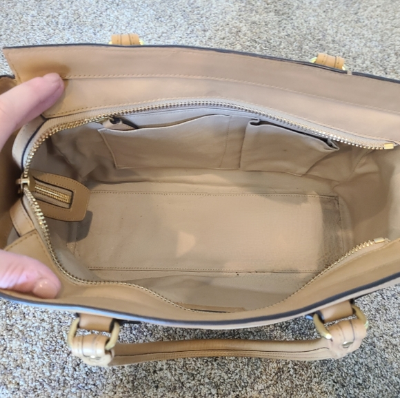 Coach tan leather purse - Picture 3 of 6